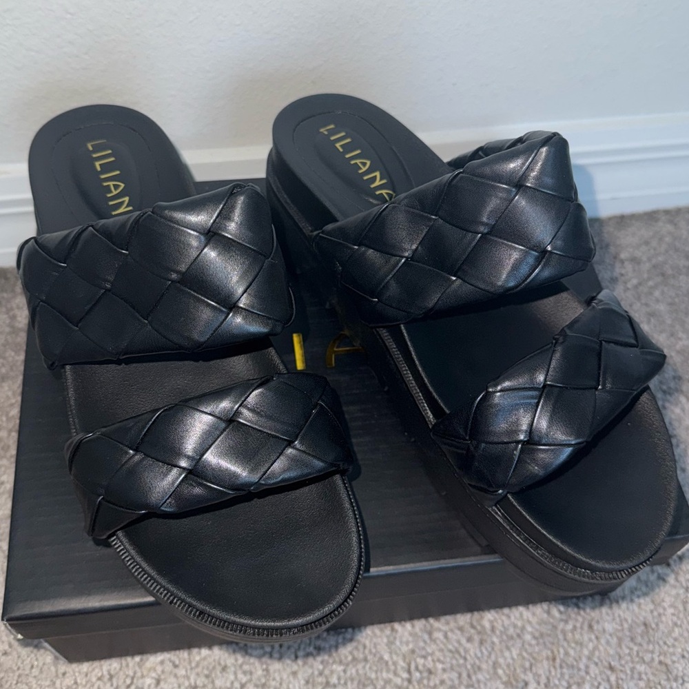 Liliana Black Slide Sandals